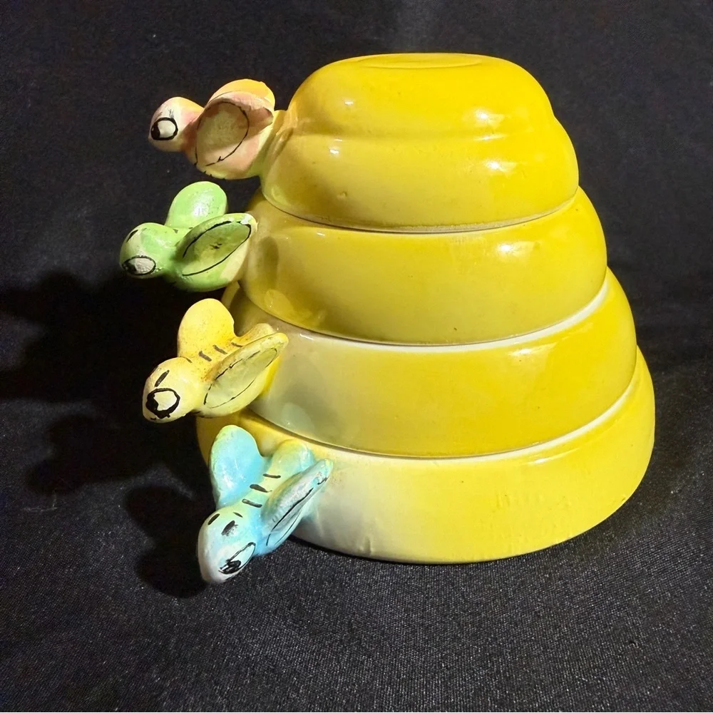 M.G. Japan Yellow Beehive Measuring Cups, Vintage
